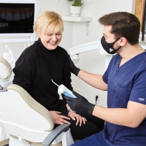 Dr. Alexandra Mircea despre cele mai eficiente soluții pentru un zâmbet frumos