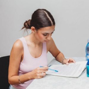 Pregătirea pentru Bacalaureat, dincolo de memorare: cum lucrează elevii la Centrul Profuu din București