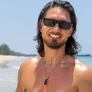 Cine este ispita Vlad Calomfir de la Insula Iubirii 2026. Are 32 de ani și este cunoscut drept DJ CalVee: „Nu-mi place să mă joc cu emoțiile oamenilor, îmi place să trăiesc împreună cu ei”
