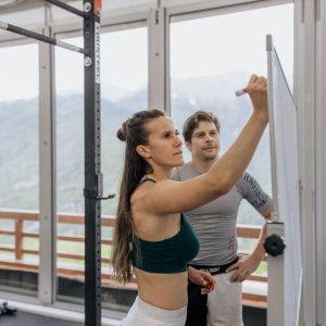 iPhone 18 Pro în sala de forță: camera îți arată forma, jurnalul îți ține ritmul