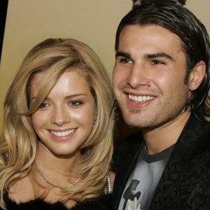 Adrian Mutu a povestit în cartea sa autobiografică de ce a divorțat de prima lui soție, Alexandra Dinu: „A fost o iubire fulgerătoare, de adolescenți, aș spune chiar de copii”