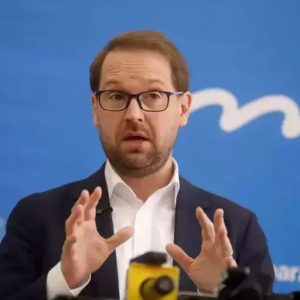 Dominic Fritz neagă că i-ar fi spus lui Nicușor Dan „România e problema ta, cu partidul e problema mea”: „Este o minciună sfruntată. Nu este nici limbajul meu, nici gândirea mea”