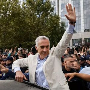 Fanii lui Călin Georgescu strâng bani pe TikTok să-i cumpere acestuia vila de 1,2 milioane de euro din Toscana: „Eu am 1.280 lei pensie de boală, dar din ăia voi dona!” / Reacția fostului candidat la președinție