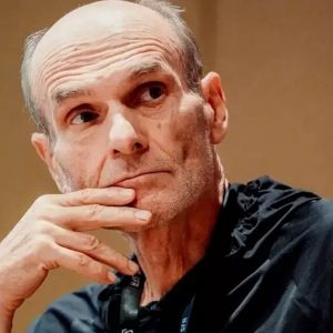 Cristian Tudor Popescu, atac dur la adresa lui Sorin Grindeanu și a ambasadoarei SUA la Atena: „E o fanfaronadă Trumpă. Ma’am Kimberley ar fi forțat o ușă spartă”