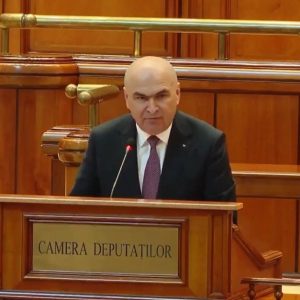 Ilie Bolojan, mesaj ferm în cadrul sesiunii votului din Parlament: „Suntem aici să găsim o soluție pentru încheierea crizei declanșate de PSD și AUR” / Ce spune despre cei care au demis guvernul condus de el
