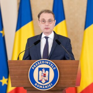 Premierul desemnat Luca Niculescu, mesaj înaintea începerii negocierilor politice: „Sunt deschis la discuții și respect ideile bune, indiferent de unde vin”