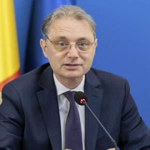 Luca Niculescu ia în calcul un „guvern hibrid”: „Rolul meu nu este să fac aceste partide să se iubească. Există o doză mare de neîncredere între ele”