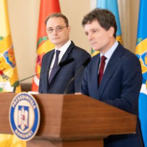 Nicușor Dan a transmis liderilor de partide că dizolvă Parlamentul dacă Luca Niculescu nu strânge o majoritate pentru guvernul său. Termen limită: 15 octombrie