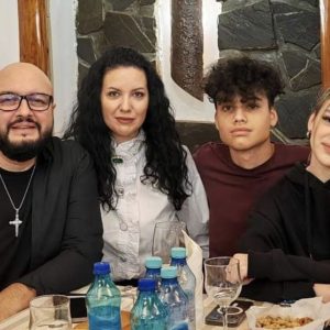 Cum își crește Mihai Budeanu de la 3 Sud Est cei doi copii: „Am încercat să mă port cu ei foarte normal și să nu le induc ideea că trebuie să profite de numele meu” / EXCLUSIV