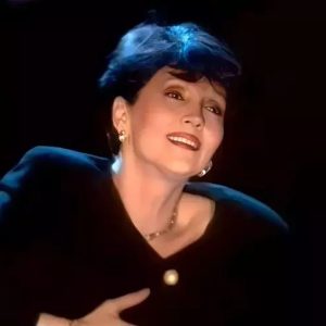 Dida Drăgan, apariție rară la 80 de ani. Artista a urcat pe scenă, la Sibiu, și a interpretat o piesă iconică
