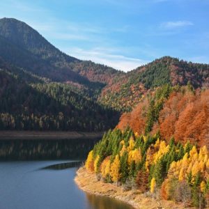 Munții Retezat toamna: trasee și peisaje de descoperit