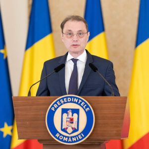 Guvernul Luca Niculescu a trecut de votul Parlamentului, cu 280 de voturi „pentru”: „În mine veți găsi întotdeauna un partener” / Primele declarații ale noului premier