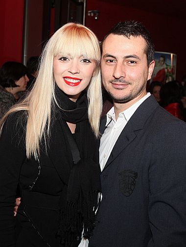 Simona Patruleasa si Sabin Ivanov - Viva.ro